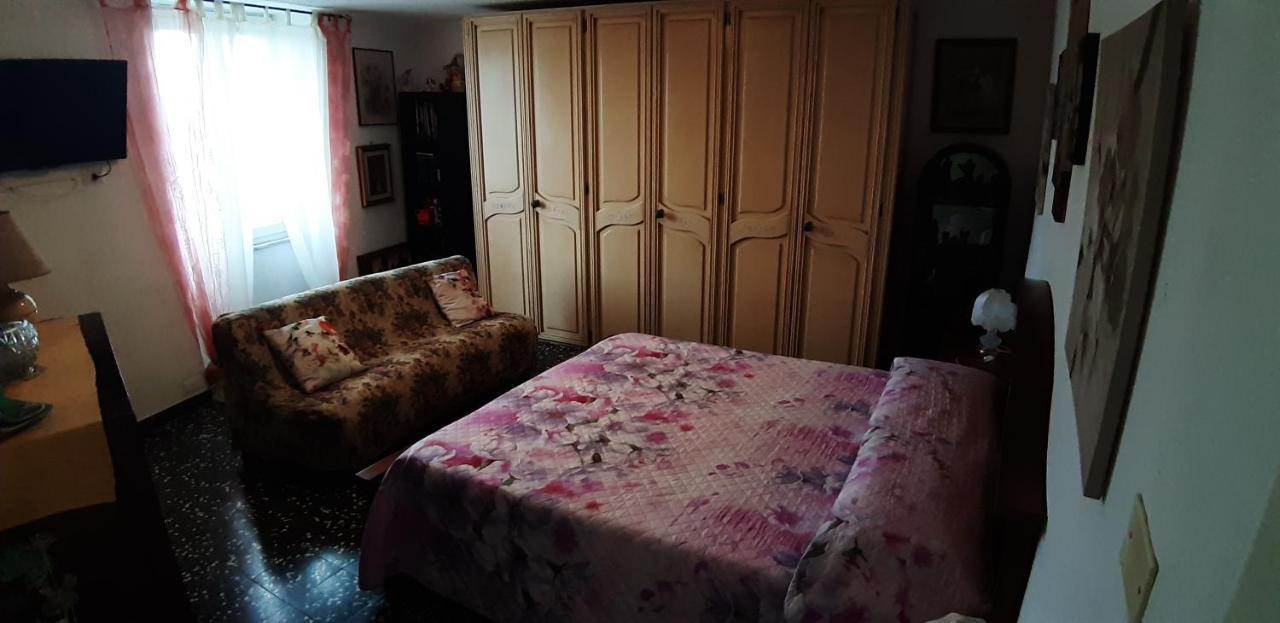 Casa Sotto Il Castello Apartment Monti di Licciana Nardi Bagian luar foto